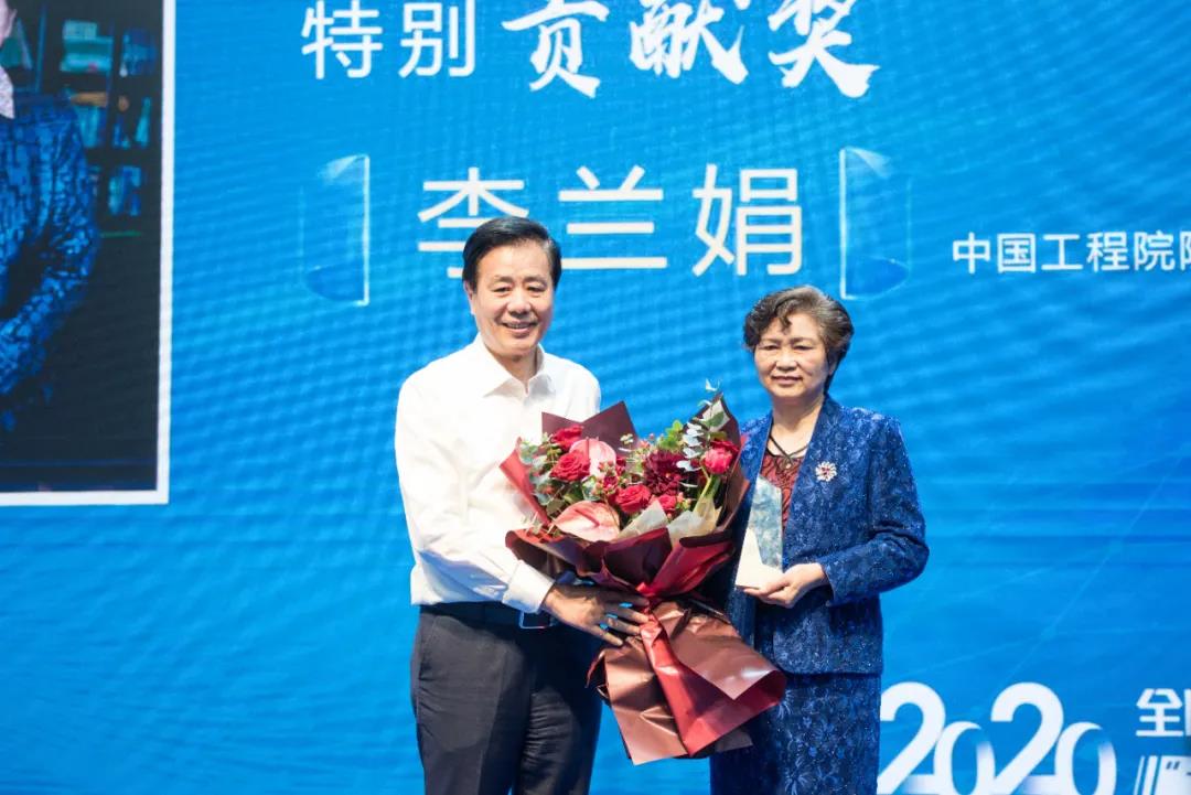全国科技工作者日，安恒信息董事长范渊获“十佳科技追梦人”奖项